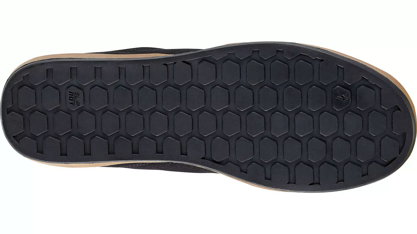 Specialized 2FO Method MTB Cycling Shoe in Black/Gum studio bottom view