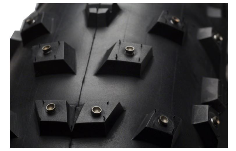 45NRTH-wrathchild-fat-tire, studio detail view of studs