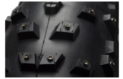 45NRTH-wrathchild-fat-tire, studio detail view of studs