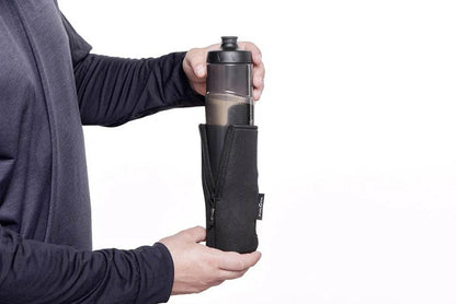 Fidlock Thermo Sleeve Black 600ml wrapped around Fidlock 600 ml bottle studio image