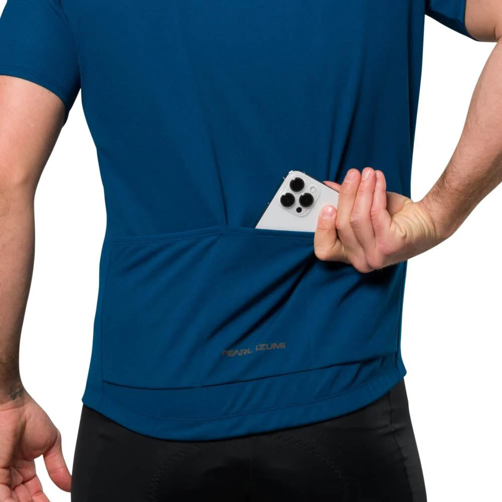 Pearl Izumi Mens Quest Jersey Twilight backside pocket closeup studio image back