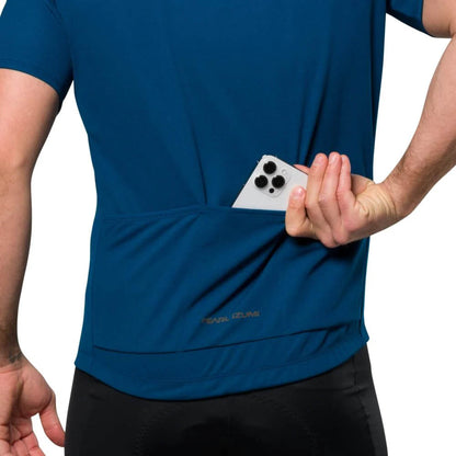 Pearl Izumi Mens Quest Jersey Twilight backside pocket closeup studio image back