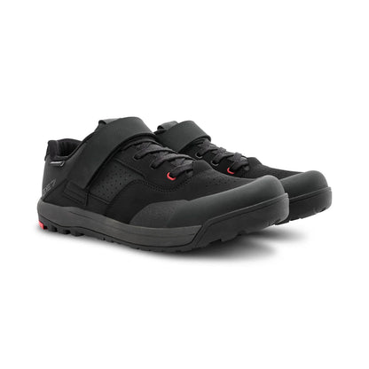 Shimano GE700 Cycling Shoes Black, studio pair view